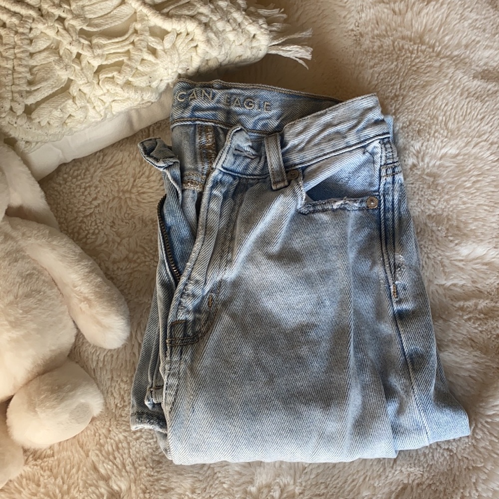 AE light wash mom jeans